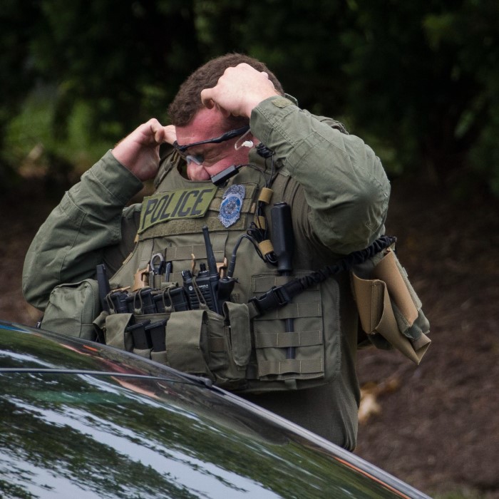 is wearing a bullet proof vest illegal