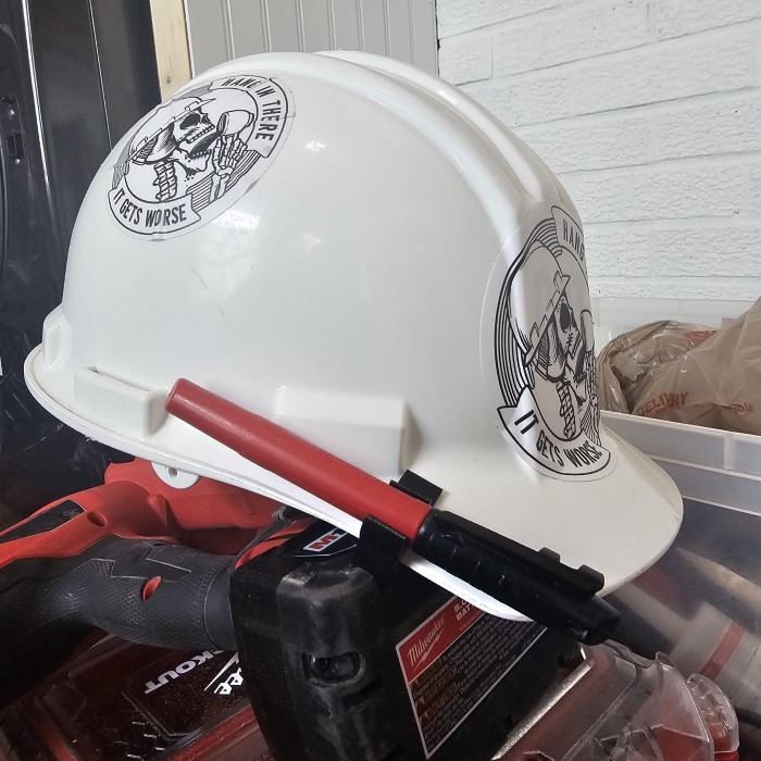 do hard hats expire