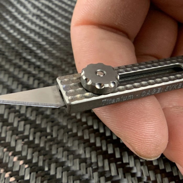 titanium pocket knife