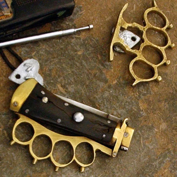 are brass knuckles illegal