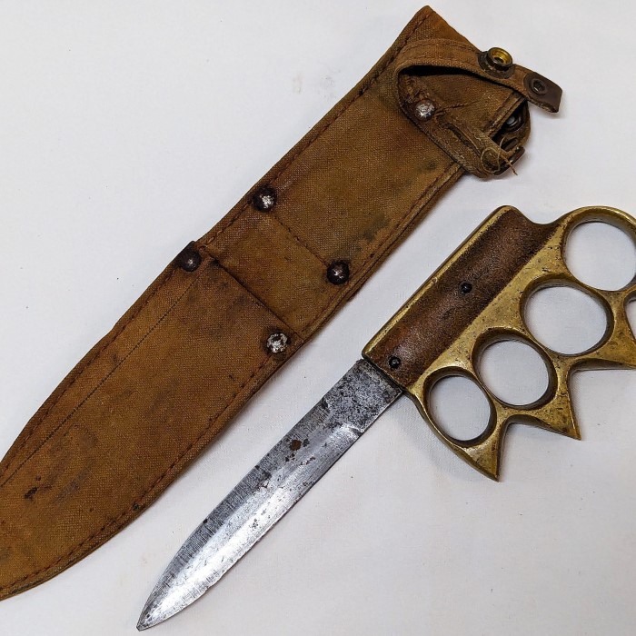 brass knuckles knife