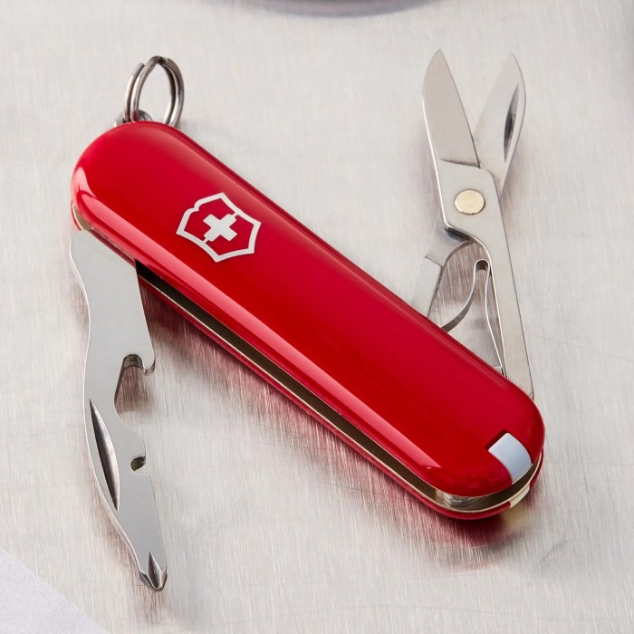 victorinox pocket knife