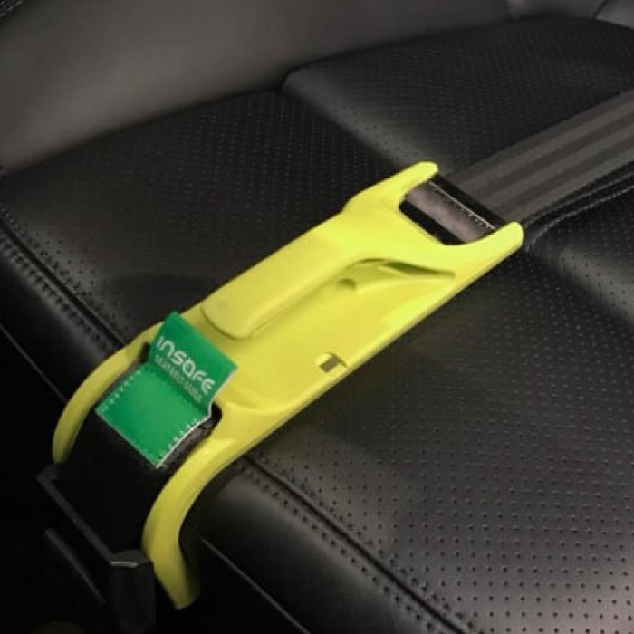 seat belt won't pull out jammed