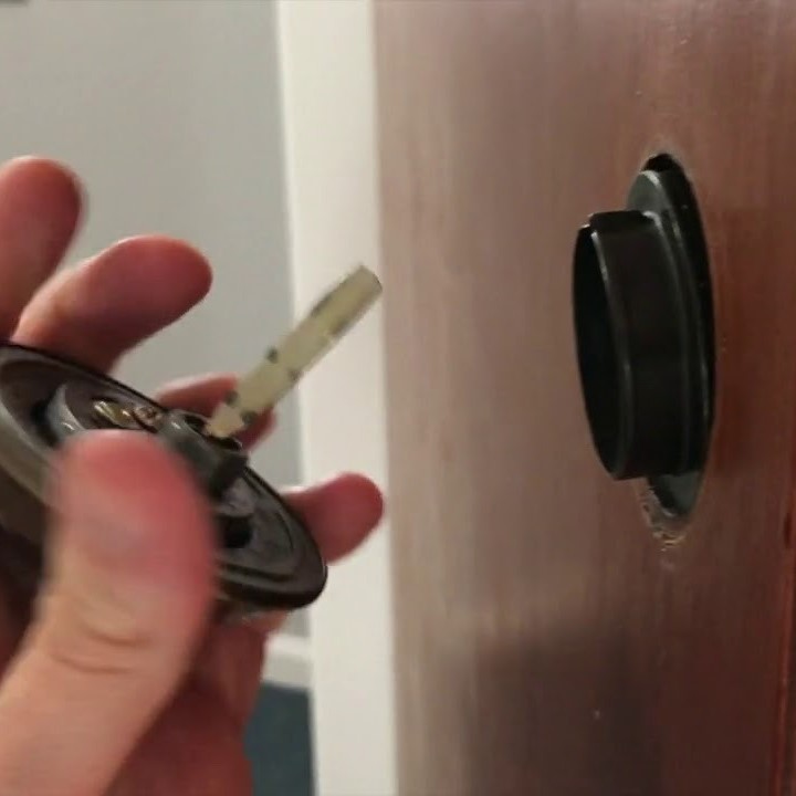 how to remove a deadbolt lock