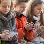 what age should kids get a phone